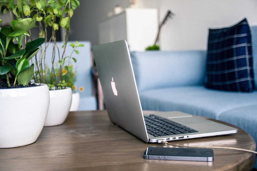 macbook 1093641 1280